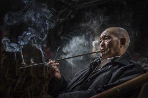 IUP Honor Mention - Linqun Yuan (China)  Chain Smoker